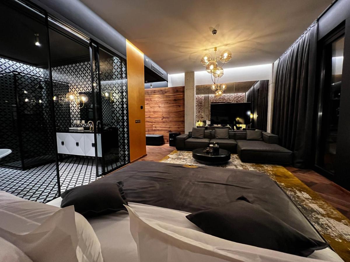 Mandarin Club House Hotel Batumi Eksteriør billede