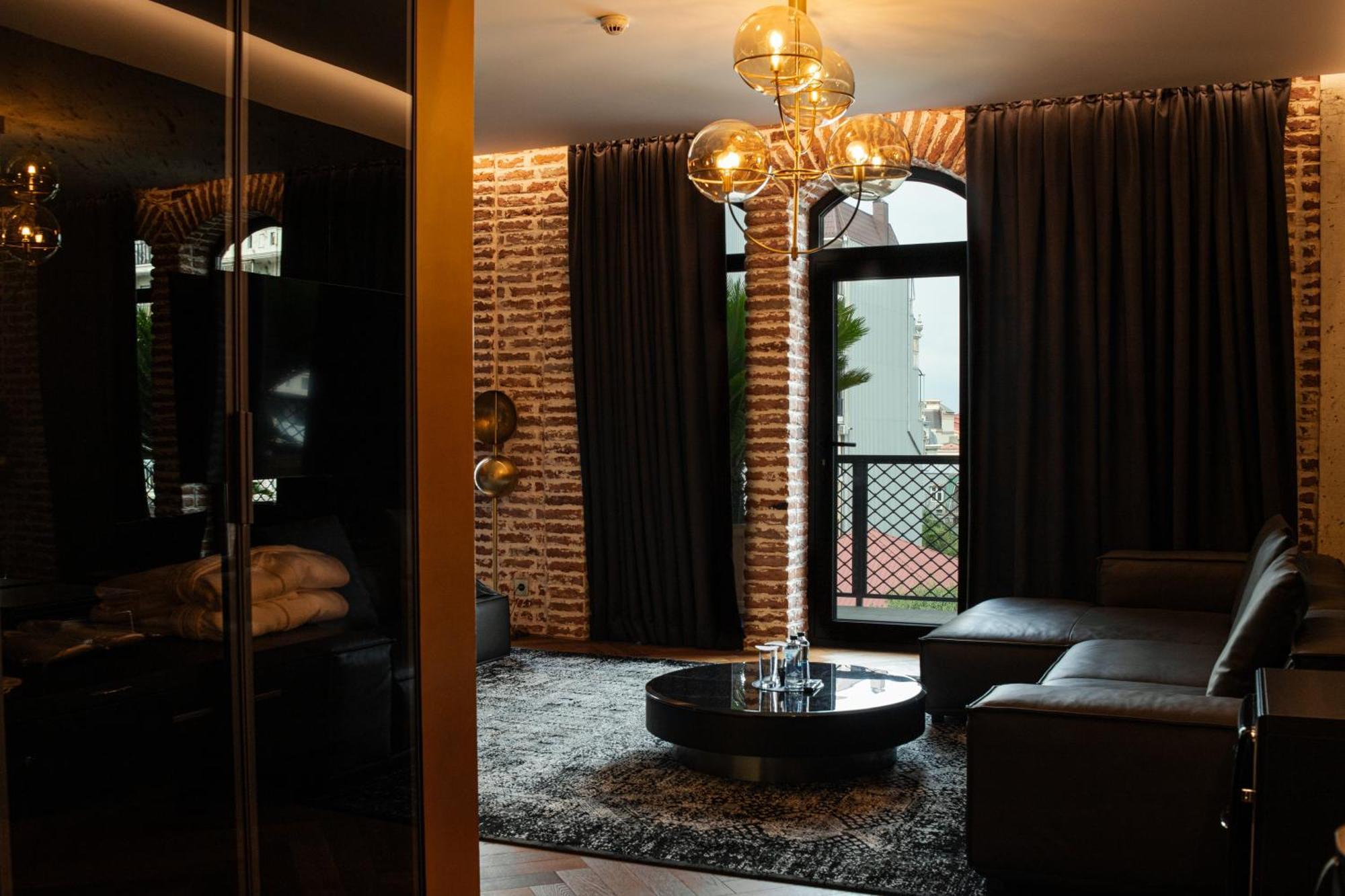 Mandarin Club House Hotel Batumi Eksteriør billede