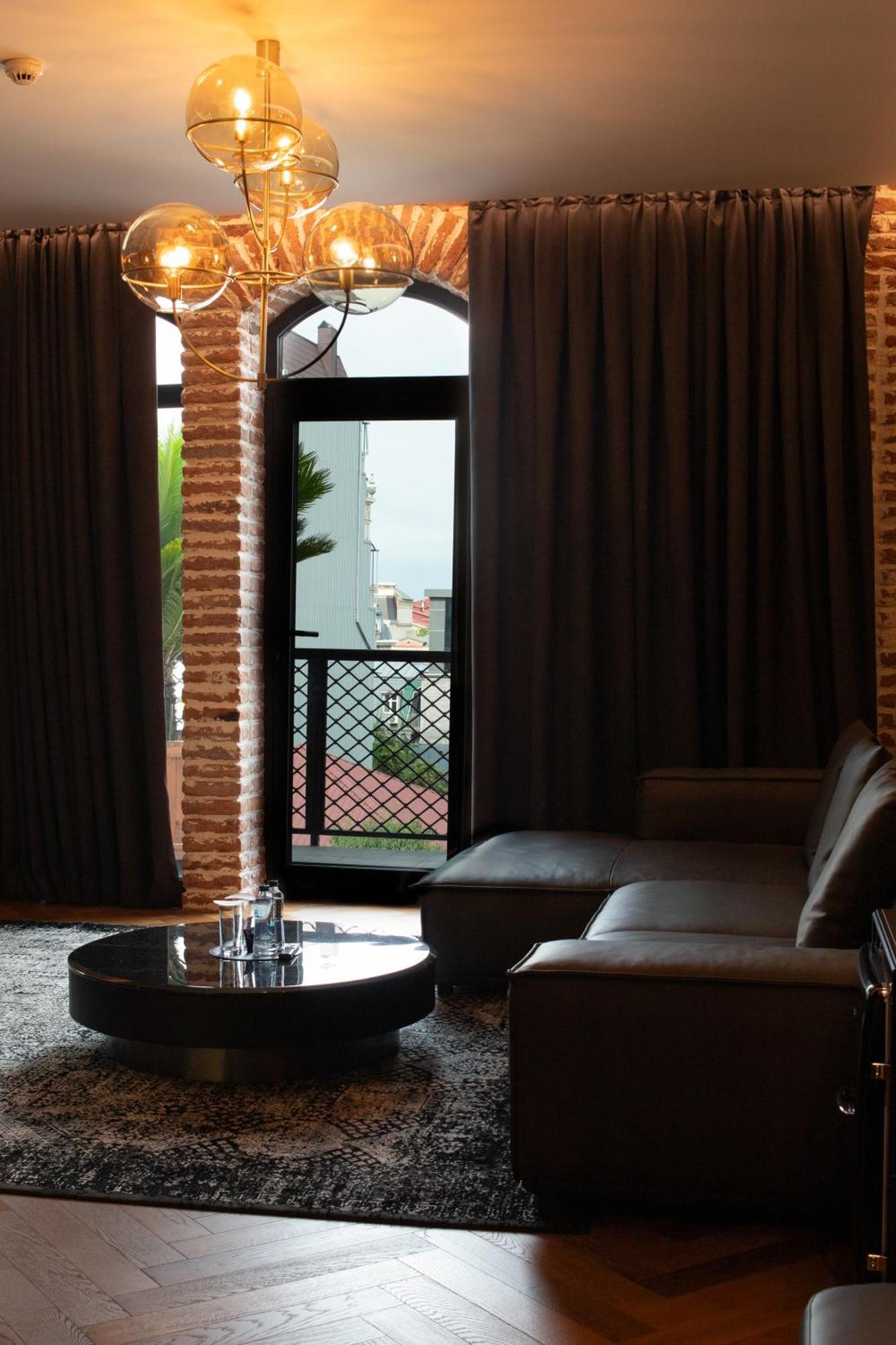 Mandarin Club House Hotel Batumi Eksteriør billede